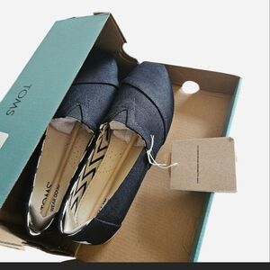 TOMS Women's WIDE Black Slip-On Flats